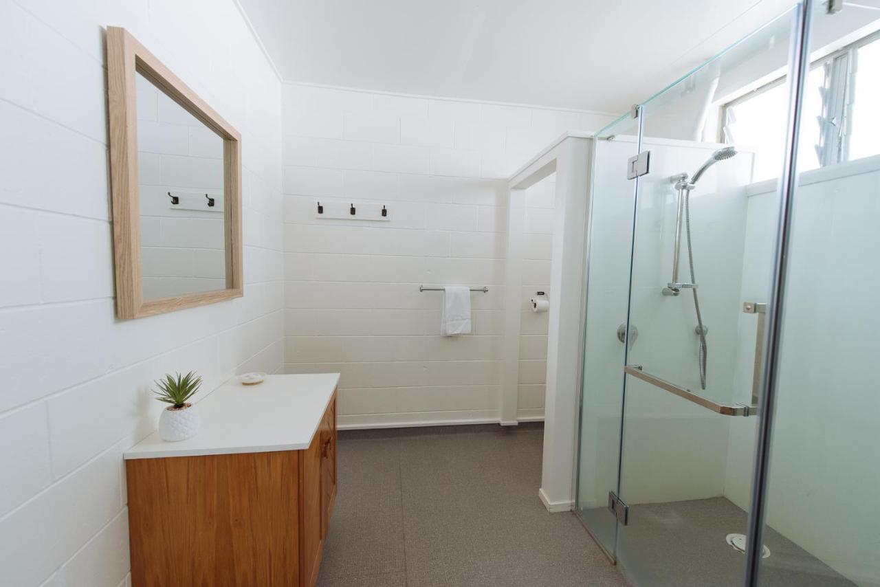 Pounawea Waterfront Motels Exterior photo